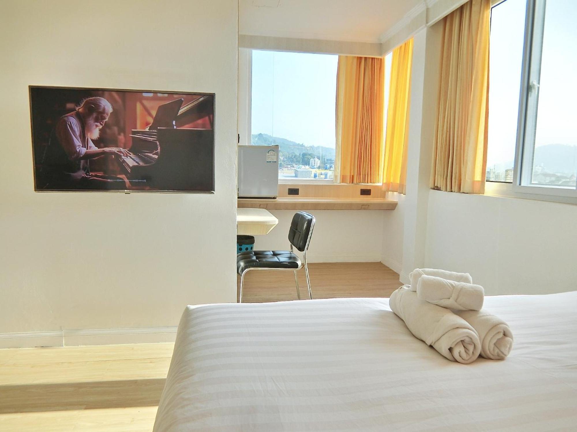 Sira Boutique Residence - Newly Renovated Patong Kültér fotó