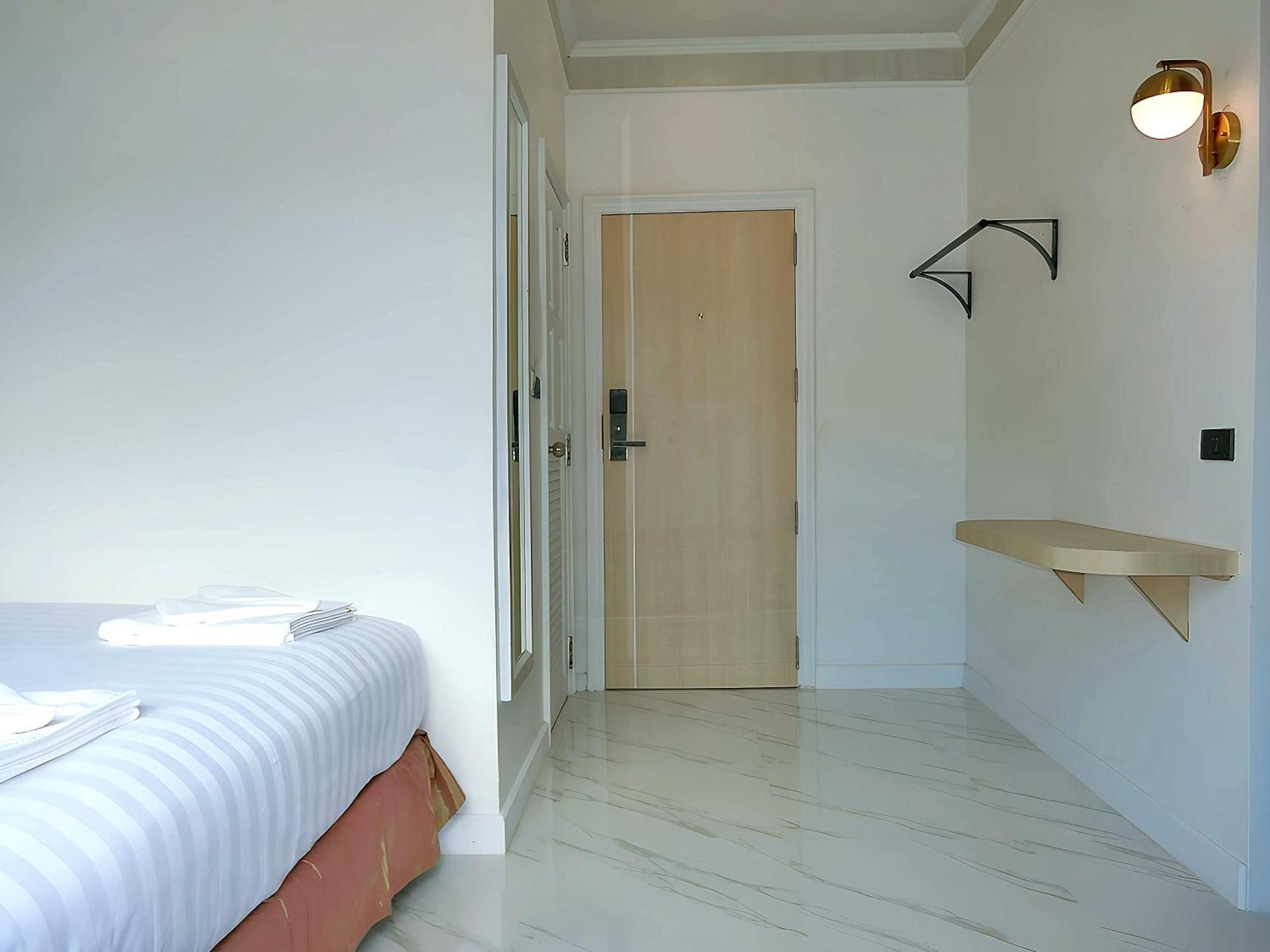Sira Boutique Residence - Newly Renovated Patong Kültér fotó