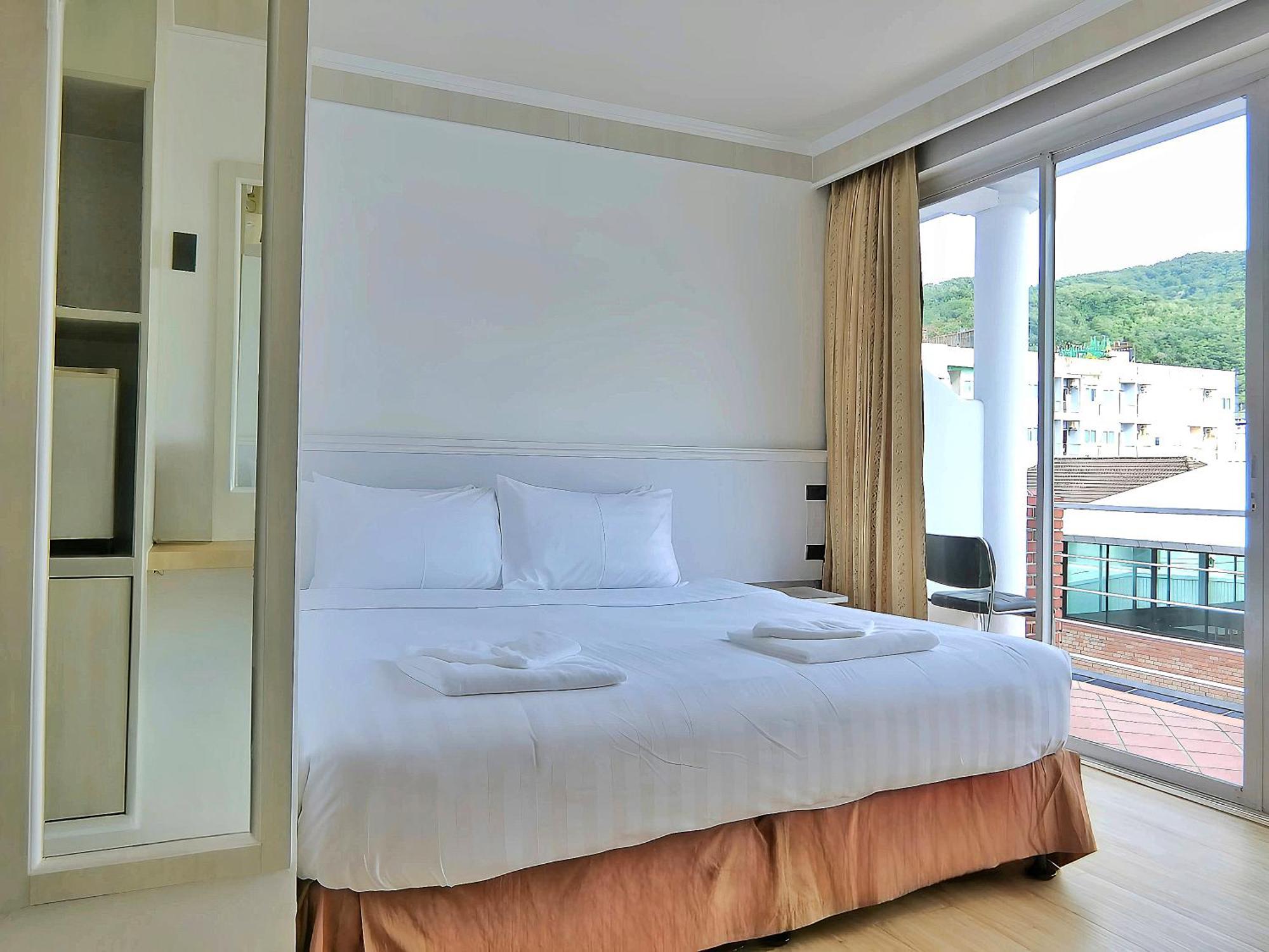 Sira Boutique Residence - Newly Renovated Patong Kültér fotó