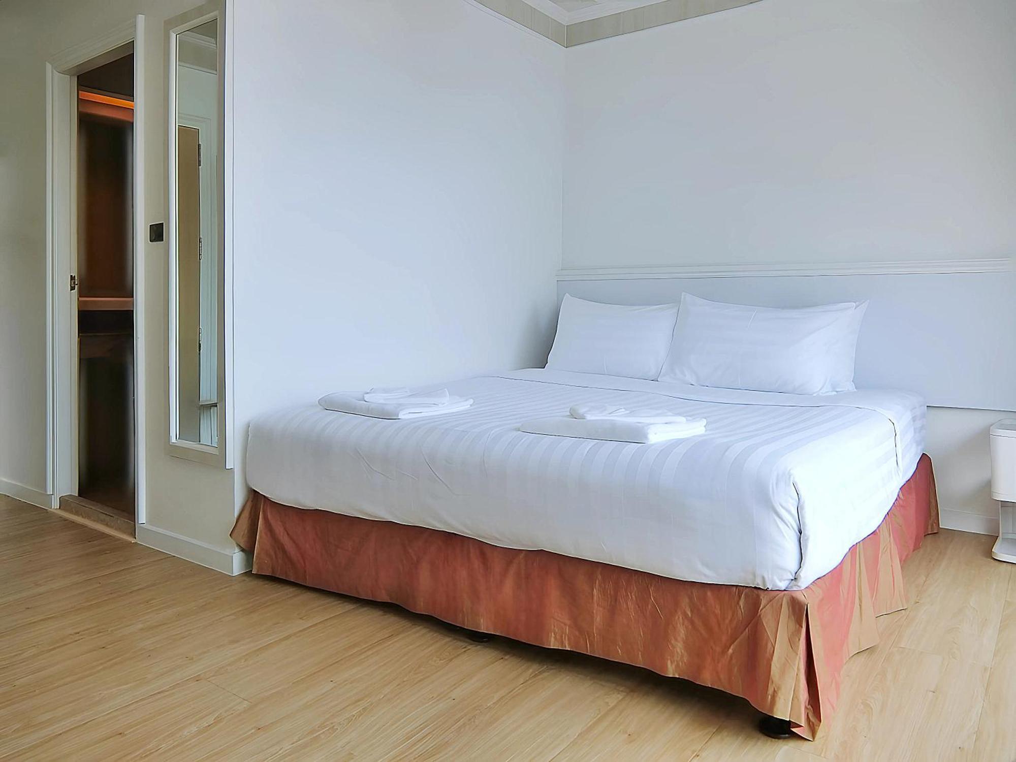 Sira Boutique Residence - Newly Renovated Patong Kültér fotó