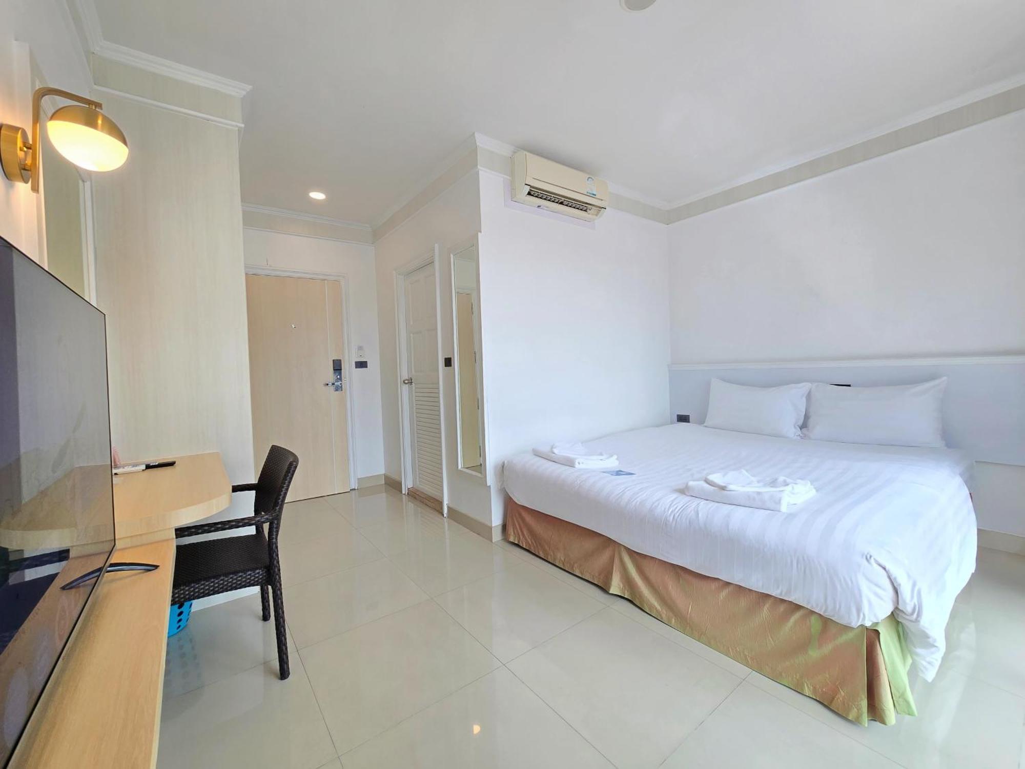 Sira Boutique Residence - Newly Renovated Patong Kültér fotó